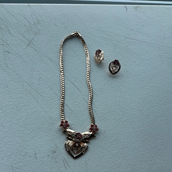 Elegant Gold and Red Heart Necklace and Earring Set - Picture 4 of 4